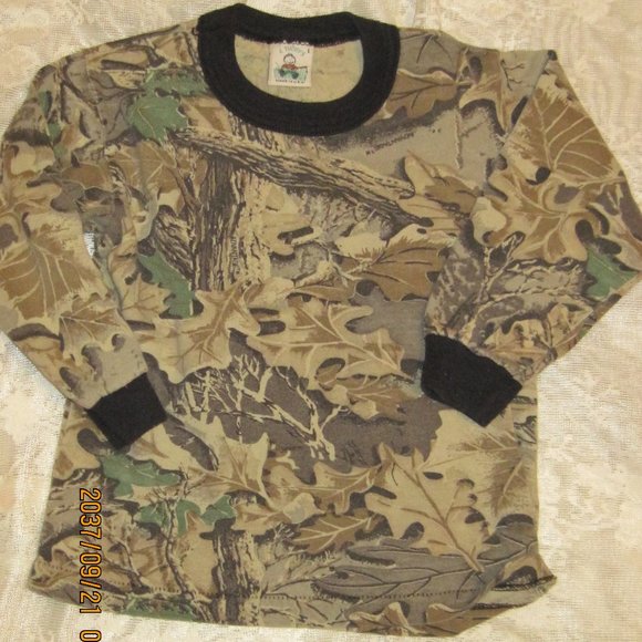 LOT OF SIZE LARGE 6-7 CAMOFLAUGE HOODIE AND TEE - Picture 5 of 6